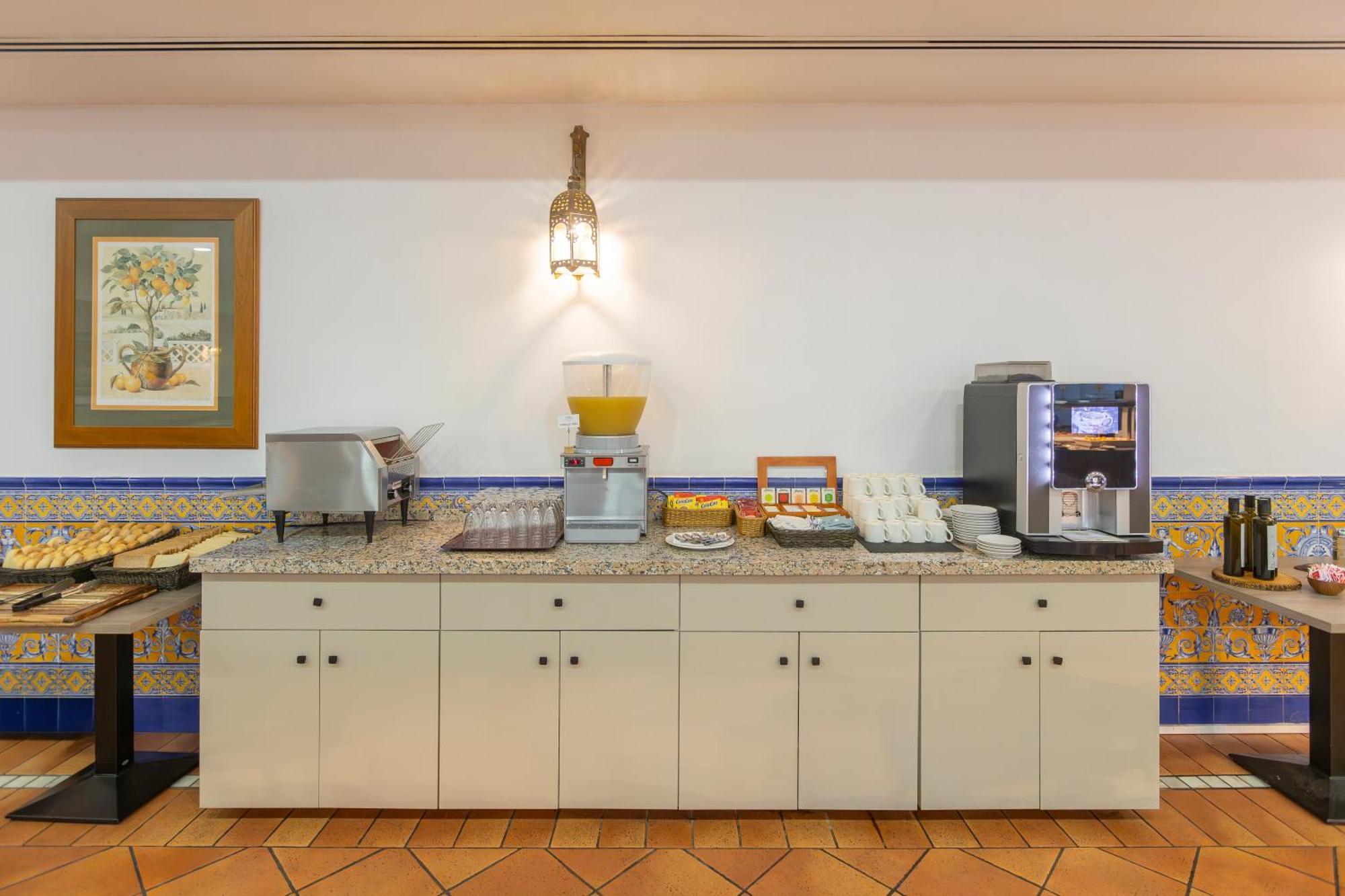 Moon Dreams El Cortijo Hotel 4*